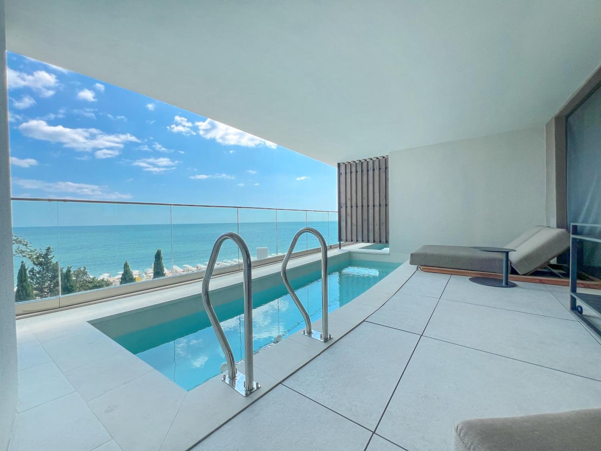 Deluxe SWIM-UP (16+) Suite Sea View  with unlimited access to Calma SPA Center